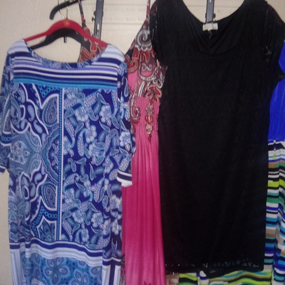 Dresses and Men's shorts and Shirts - Picture 6 of 8